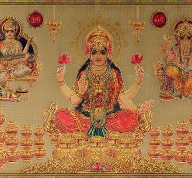 maha-laxmi-Saraswati-Ganesha-grabado-imagen-papel-de-oro